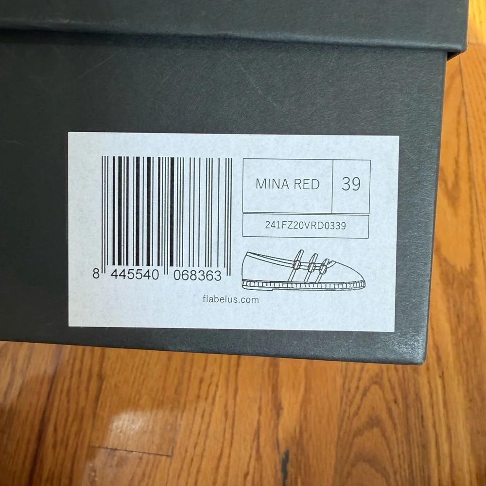 Flabellus Mina Triple Strap Mary Jane Flats – Red Velvet – EU 39– NWT